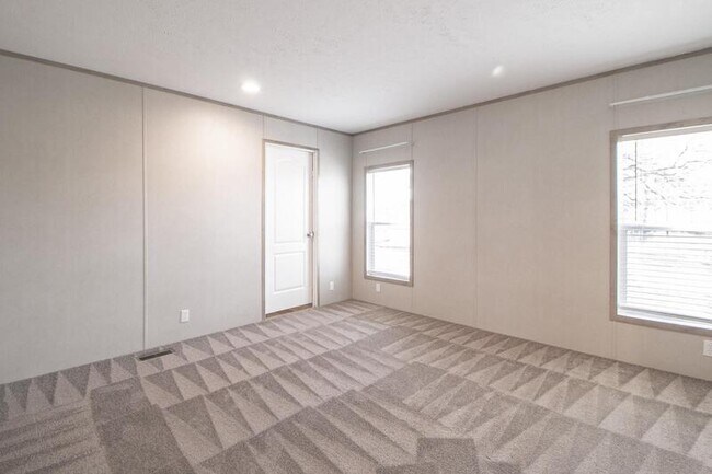 Building Photo - 1501 Thompsonville Ln