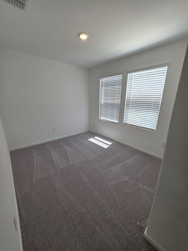 Building Photo - NEWLY BUILT 3 bedroom 2.5 Bath for RENT !!!