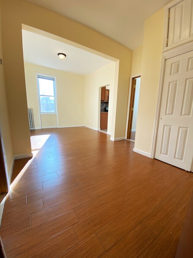 LIVING ROOM - 336 Knickerbocker Ave