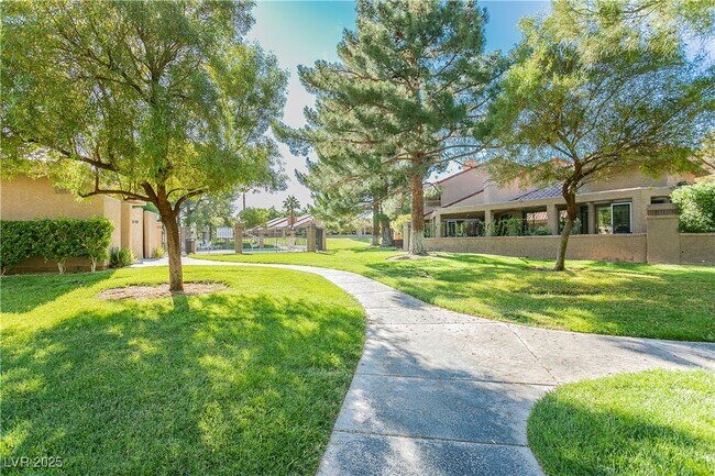 Building Photo - 7163 Mission Hills Dr