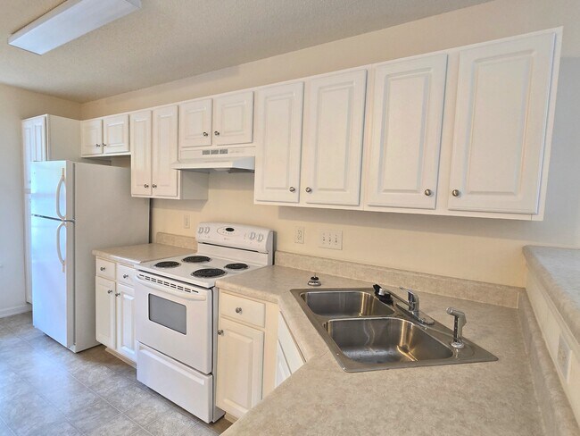 Building Photo - 5641 Fellowship Dr