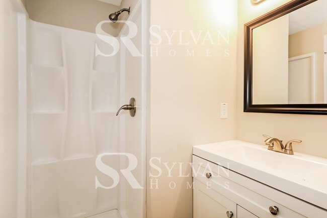 Building Photo - The living is easy in this 3 bedroom, 2 bathroom home!