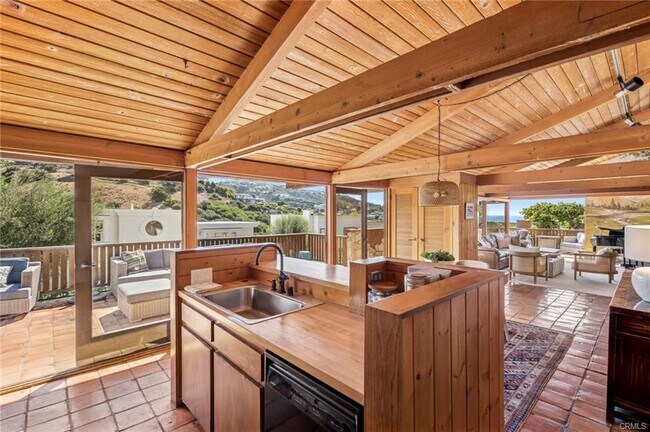 Building Photo - 1346 Cerritos Dr