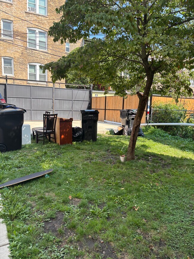 Building Photo - 6441 N Seeley Ave