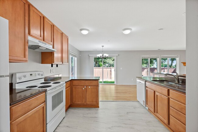 Building Photo - Charming 3-Bed Craftsman in DuPont | Trail...