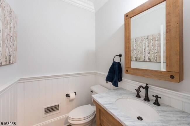 Building Photo - 309 Sleepy Hollow Ln