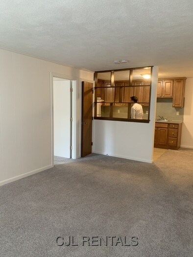 Building Photo - 5 Viking Ct