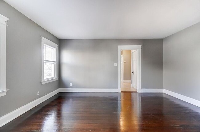 Building Photo - 3636 Besuden Ct