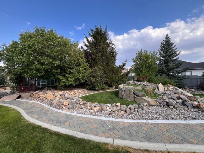 Building Photo - Large Beautiful Home off Toll Rd, South Reno