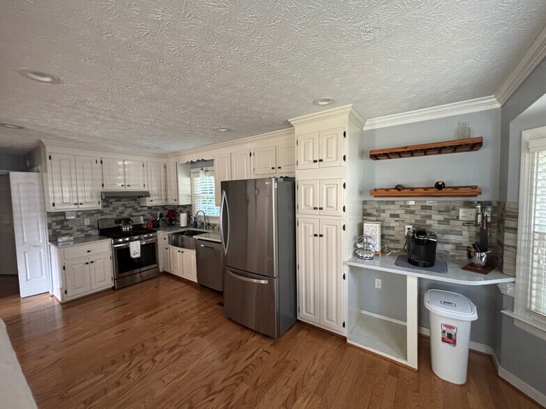 Building Photo - 7149 Mill Valley Rd