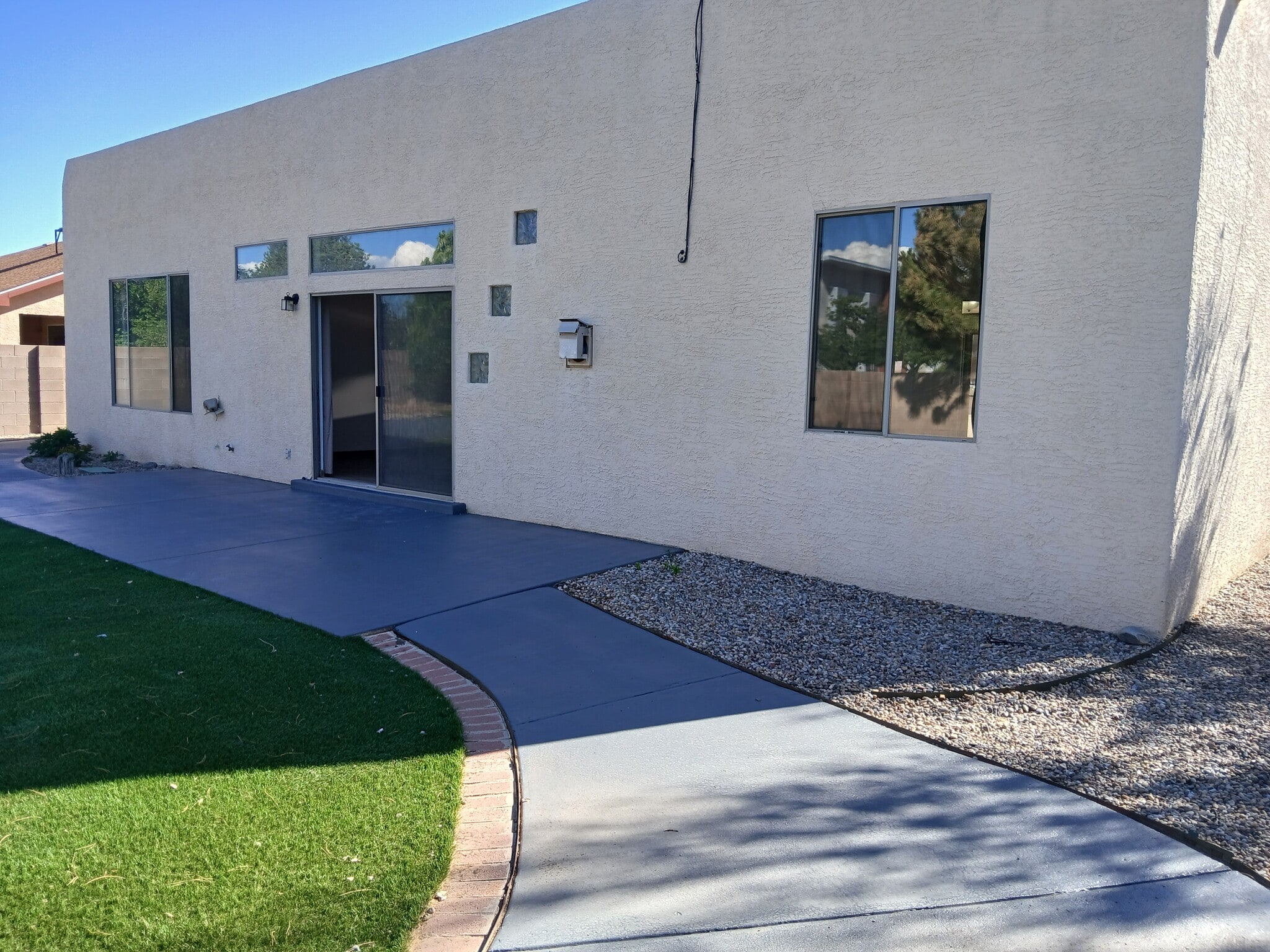 Building Photo - 10112 Luz del Dia Dr NW