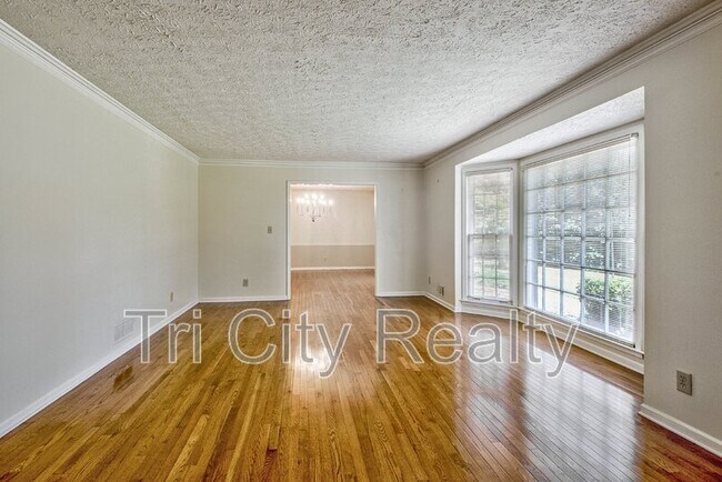 Building Photo - 630 Hawthorne Pl