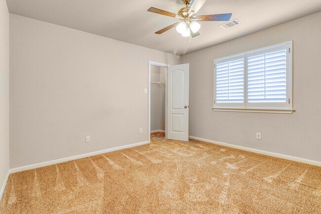 Building Photo - 8707 Roswell Ridge
