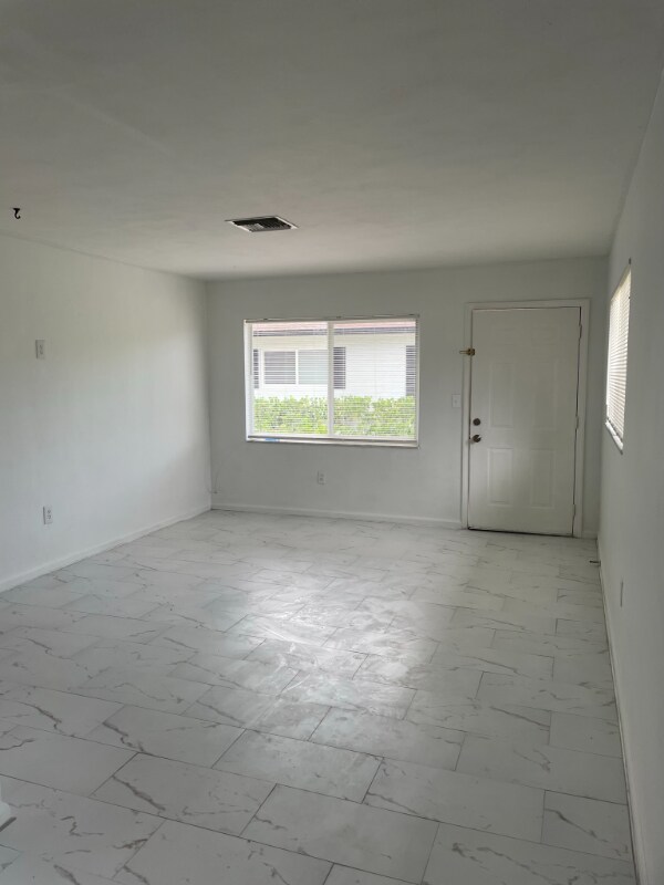 Building Photo - 627 92nd Ave N