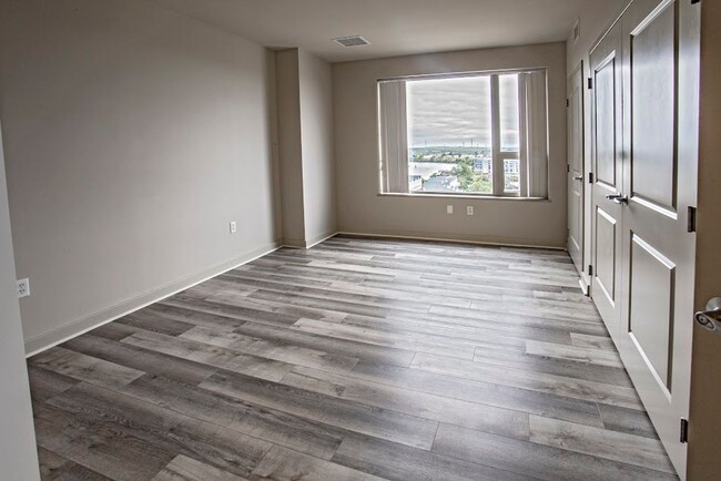 Building Photo - Christina Landing - 1 Bedroom, 1 Bath exce...