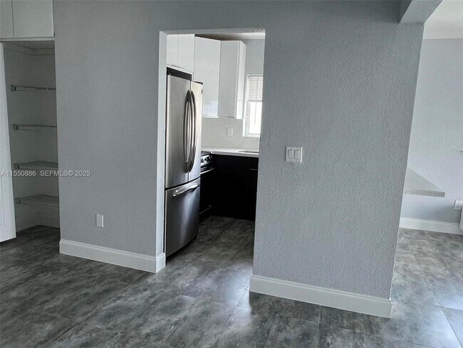 Building Photo - 3681 NE 170th St