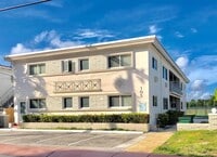 Building Photo - 105 S Shore Dr