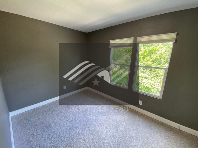 Building Photo - 425 Brooklyn Ave