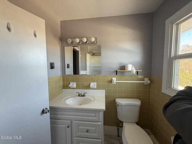 Building Photo - 22 Church St Ext