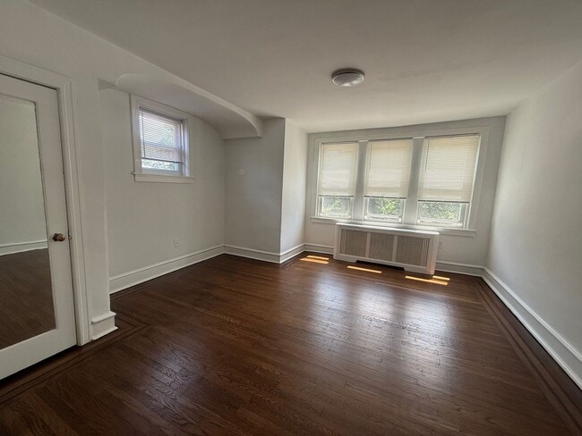 Building Photo - 373 E Cliveden St