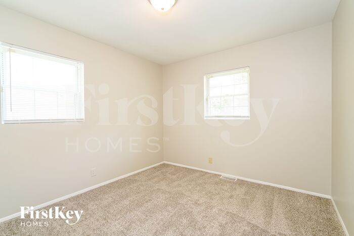 Building Photo - 3560 Bradford Dr