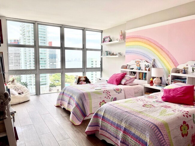 Building Photo - 1901 Brickell Ave