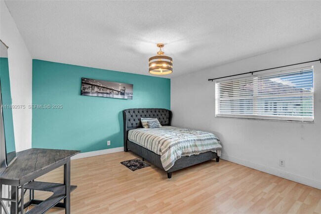 Building Photo - 6100 S Falls Cir Dr