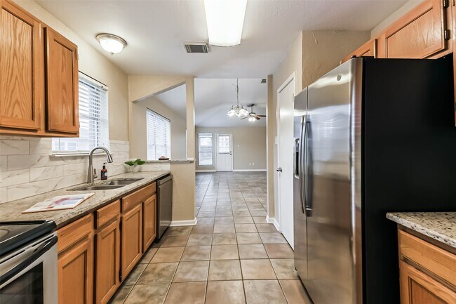 Building Photo - 10926 Waterview Cir