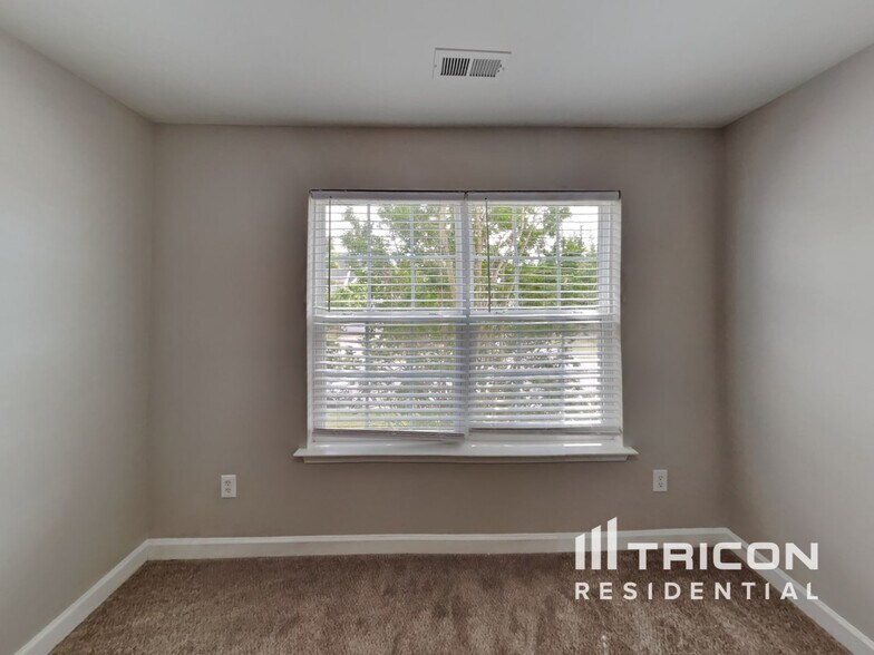 Building Photo - 6413 Amber Bluffs Crescent