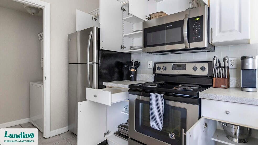 Building Photo - 3695 Island Club Dr