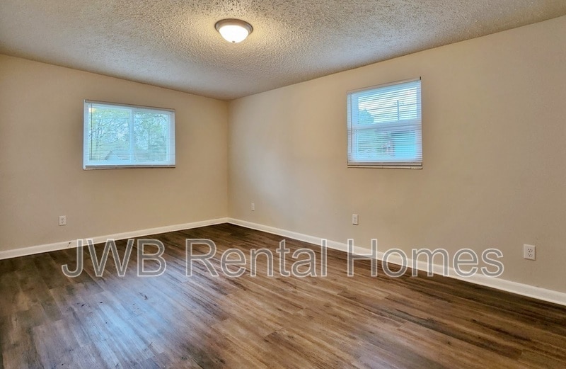 Building Photo - 3129 Hartridge St
