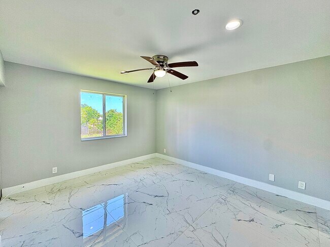 Building Photo - 340 NW 67th St