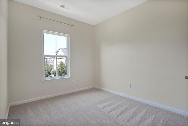 Building Photo - 43393 Charitable St