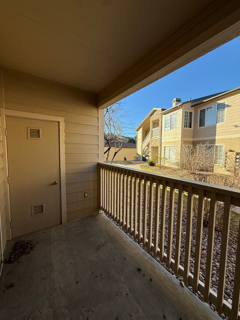 Building Photo - 9913 E Carolina Cir