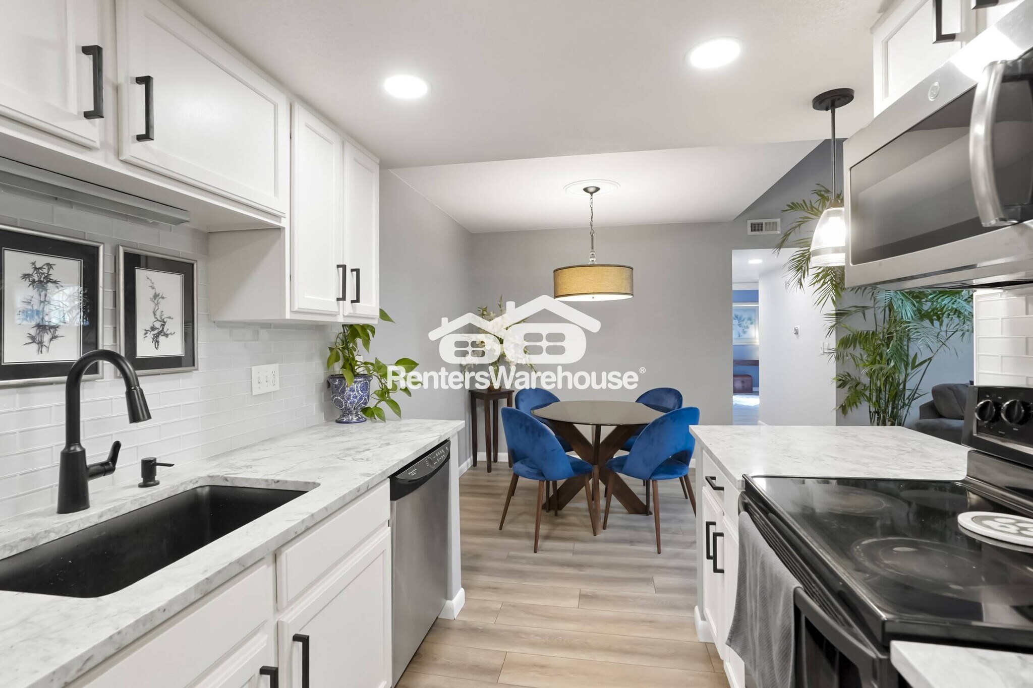 Building Photo - 8225 Fairmount Dr