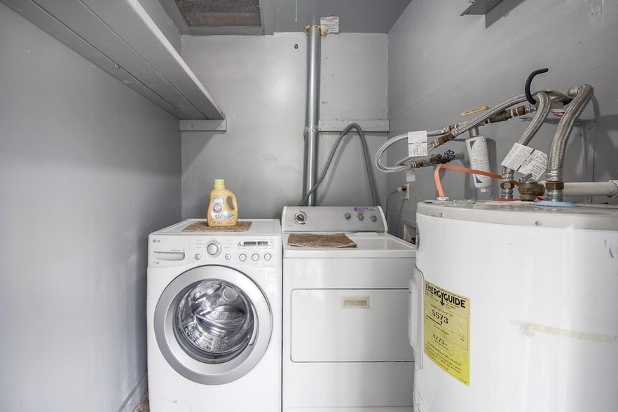 Building Photo - 6004 Libyan Dr