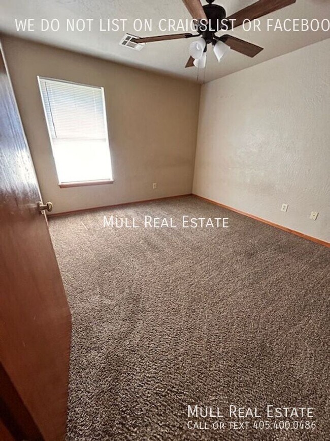 Building Photo - 2828 SE 89th Terrace