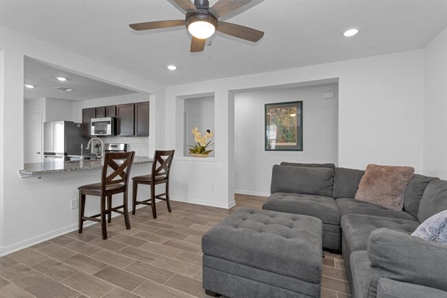 Building Photo - 5614 Grizzly Bear Wy