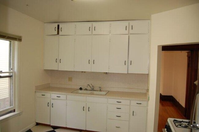 Building Photo - 2034 Rusk St