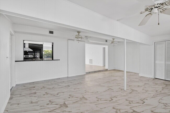 Building Photo - 5731 NE 17th Terrace