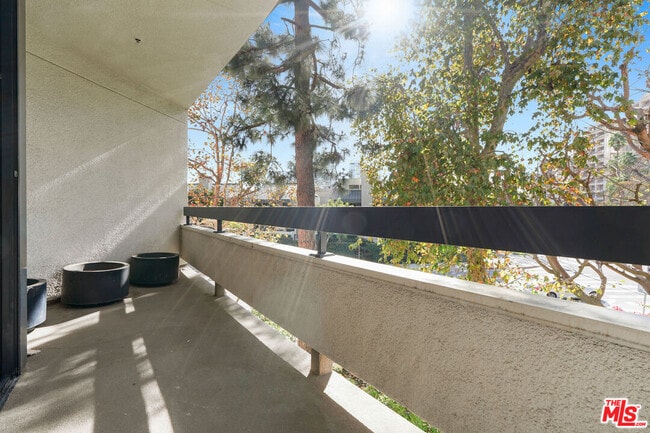 Building Photo - 2102 Century Park Ln