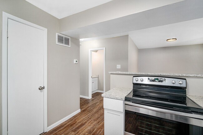 Building Photo - 1303 S 2nd St