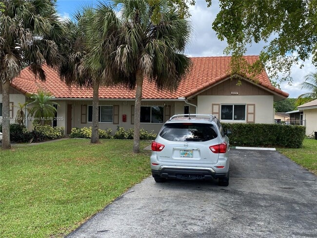 Primary Photo - 4060 NW 110th Ave