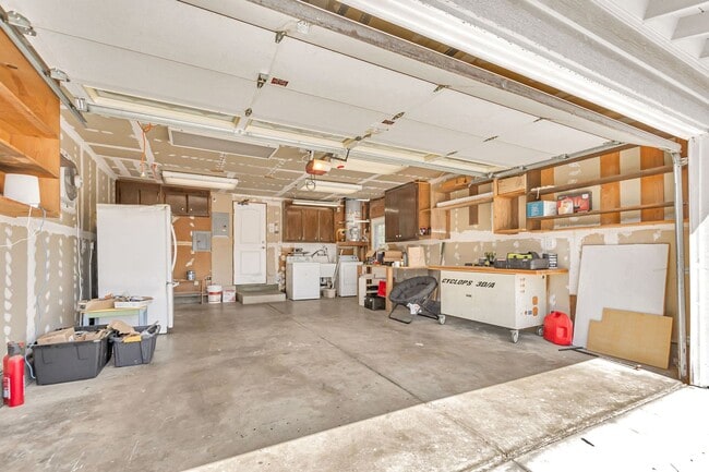 Building Photo - Spacious 4BR/2BA Home in Prime Irvington C...