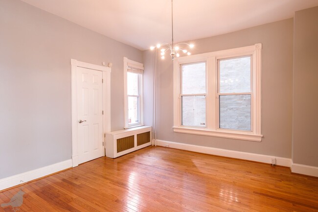 Building Photo - Classy Columbia Heights Row Home! 1/2 Off ...