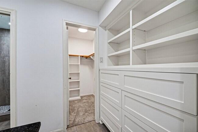 Building Photo - 3910 Chile Dr