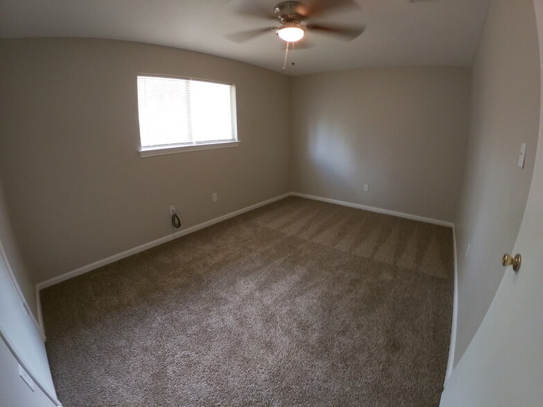 Bed Room 2 - 2614 N Woodloch St