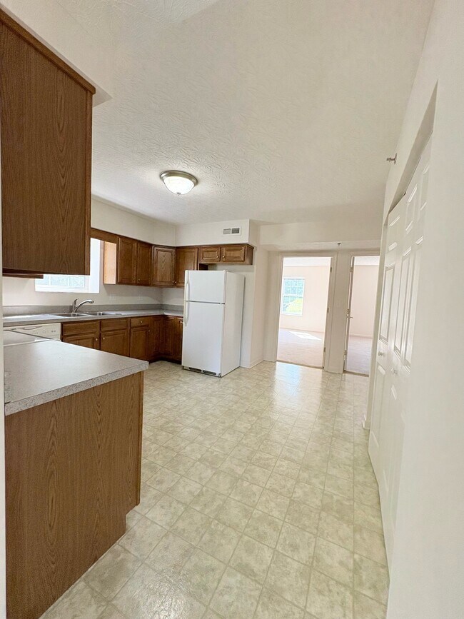 Building Photo - 38 Rosette Ln