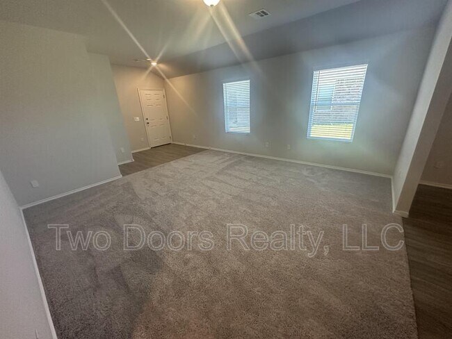 Building Photo - 1015 Ichabod Cir