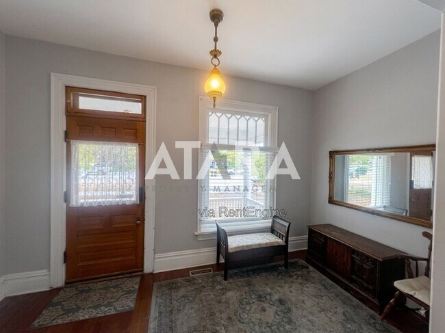 Building Photo - 226 W 300 N